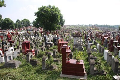 Chuyện về người quản trang ở Nghĩa trang Liệt sỹ Hàm Rồng  Phong cách   Vietnam VietnamPlus