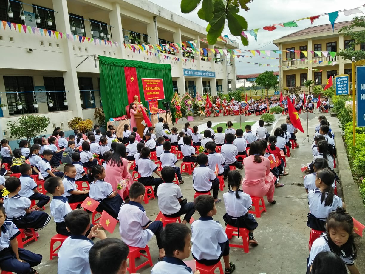 Lễ Khai giảng tại trường Tiểu học số 1 Quảng Lợi